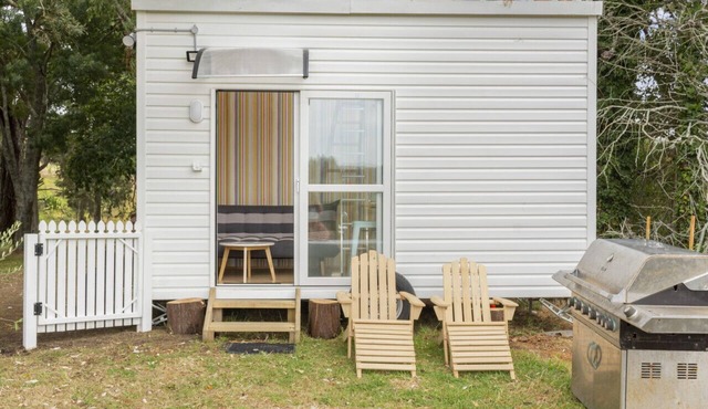 Tiny House -Farm- · Rural Couples Retreat