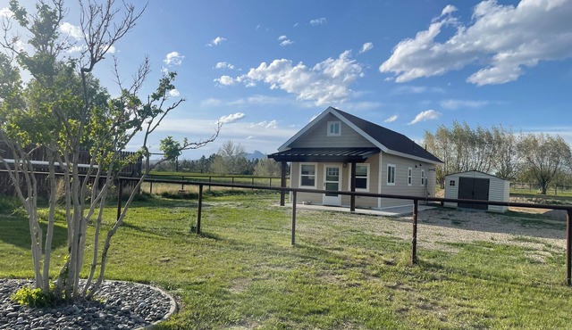 Tiny house hideaway just outside of town