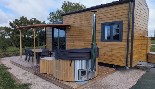 Tiny house in Allier sleeps 4, with Finnish bath
