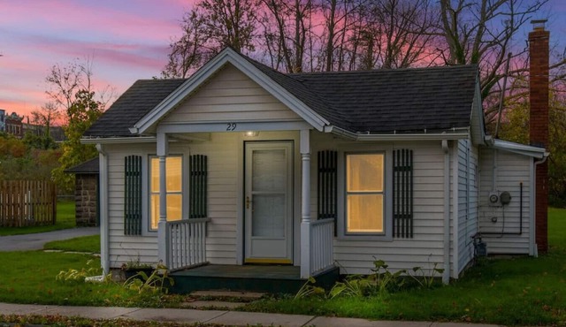 Tiny House Jewel in Brockport!