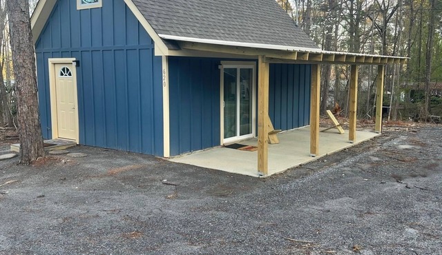 Tiny House (not on water front) near lake martin, and boat ramp