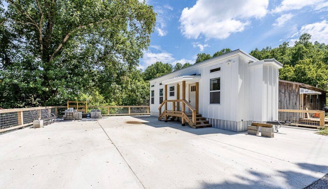 Tiny House on Center Hill Lake