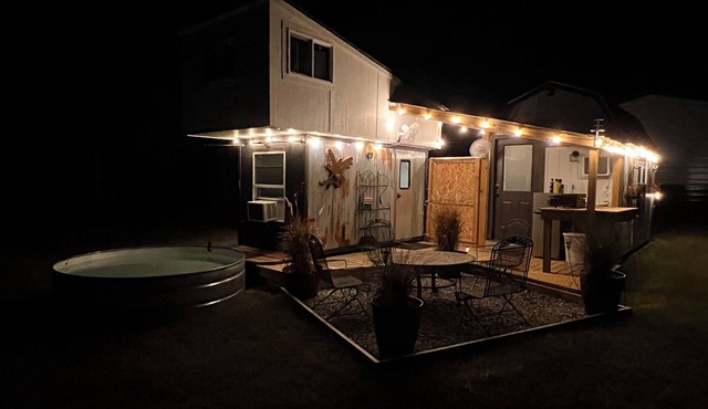 Tiny house on small farm minutes away from HGTV's Hometown Laurel & Hattiesburg