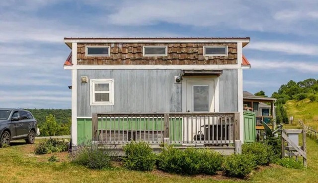 Tiny House on Top of a Hill: SPECTACULAR VIEWS!