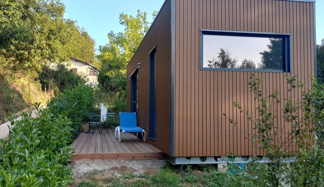 Tiny house rental in western Lyon