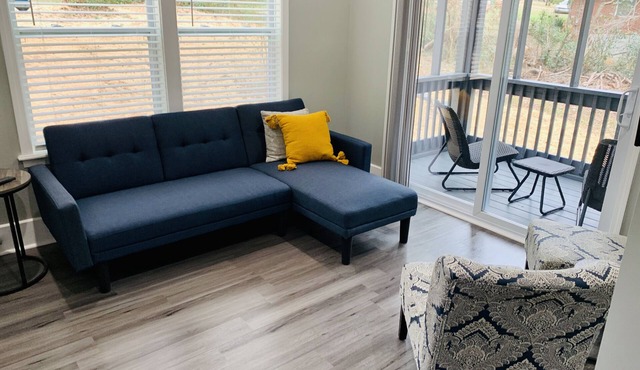 *TINY HOUSE*SELF CHECK-IN*SCREENED IN PORCH*FLAT SCREEN TV*W/D*