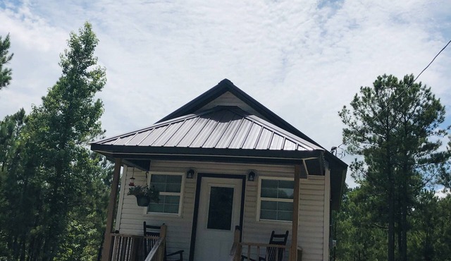 Tiny house/sleeps 4
