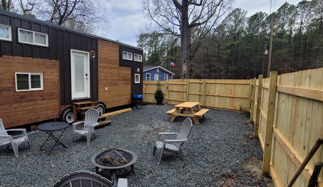 Tiny House with 4 beds - 5 minutes from Hwy 440