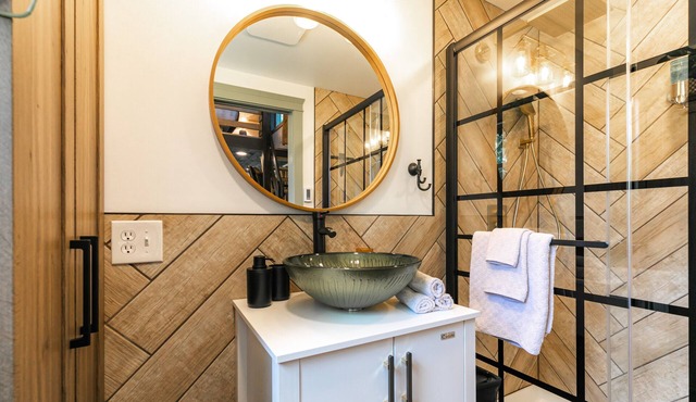 Tiny house with private Hot Tub