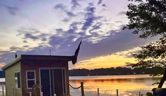 Tiny Houseboat