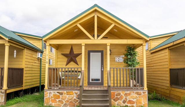 Tiny living cabin