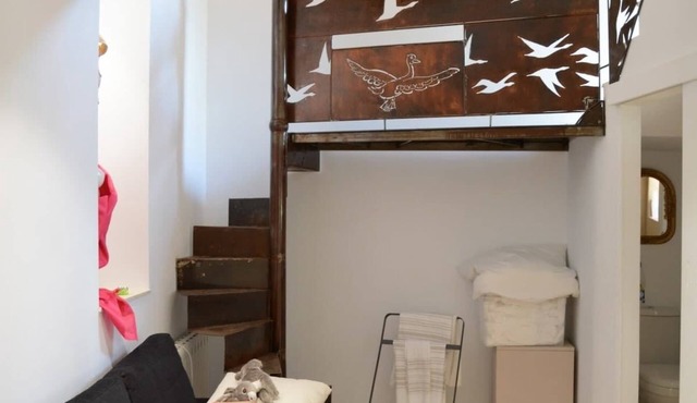 Tiny Loft with Garden View & Free Parking