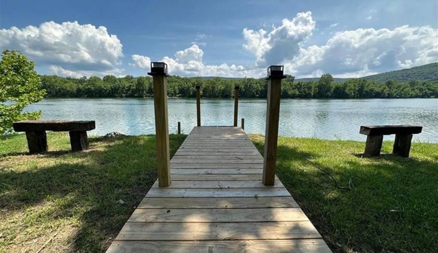 Tiny Luxury Cabin Retreat On White River