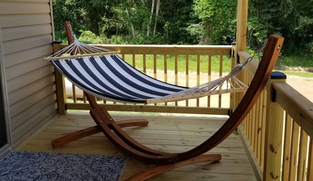 Tiny Park Home, deck, grill, hammock, trailer parking, 14 miles to Ft Benning