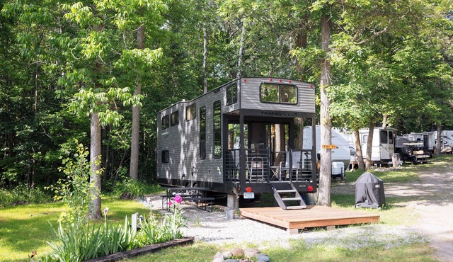 Tiny RV Escape with Stunning Lake Views, AC, WiFi