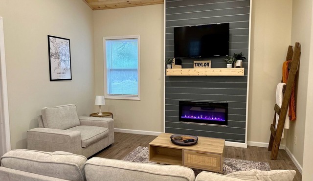 Tiny Taylor Oasis. Minutes from Ole Miss Campus.