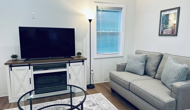 Tiny Taylor Retreat - minutes from Ole Miss Campus