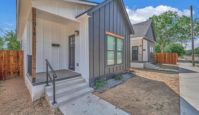 Tiny Twin Lia, New 2 bedroom Fully Furnished Midterm in beautiful Waco