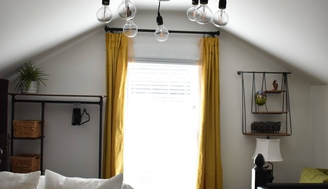 TINY WONDER guesthouse near town square