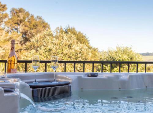 Tio Point - Clevedon Family Getaway