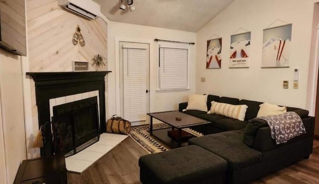 Tioga Townhouse Mountain Retreat w/Pool & Games