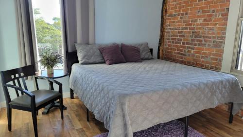Tipton, IN Hotel-downtown w/private bed/bathroom