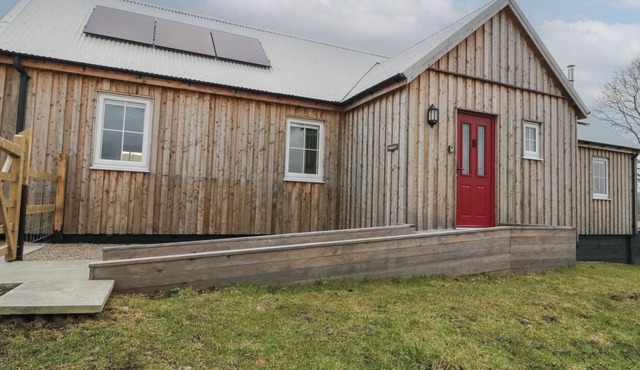 TIRLAGGAN ÚR, pet friendly, with open fire in Lismore