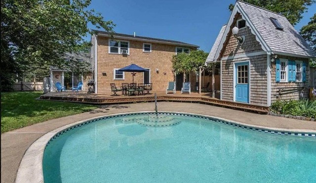 Tisbury - Airy 4-bedroom with Peaceful Pool