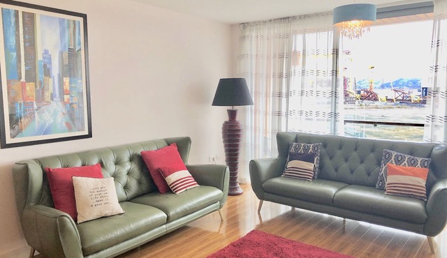 TITANIC:150+ 5 Star Reviews for 7 Guests | 1min walk from Titanic history