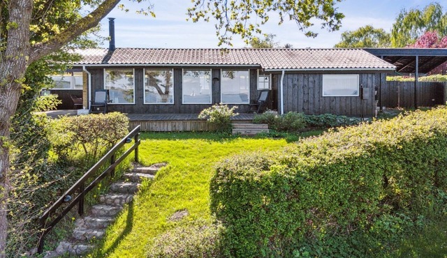 "Titta" - 10m to the fjord by Interhome