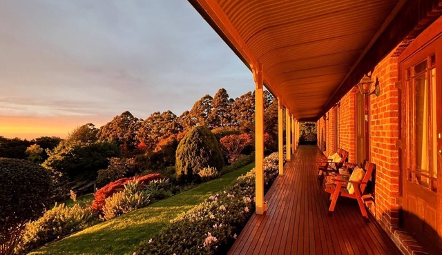 TIVERTON- TRANQUIL MOUNTAINS ACCOMMODATION IN A GARDEN SETTING - SPECIALS ON NOW !