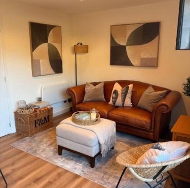 Tivoli Cottage near RUH - 15 min to Bath Centre