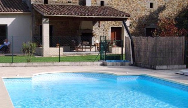 TIVOLI Farm building, swimming pool, mountain biking, Lake 600ha, Beach, kayak, Pedal boats, Castles