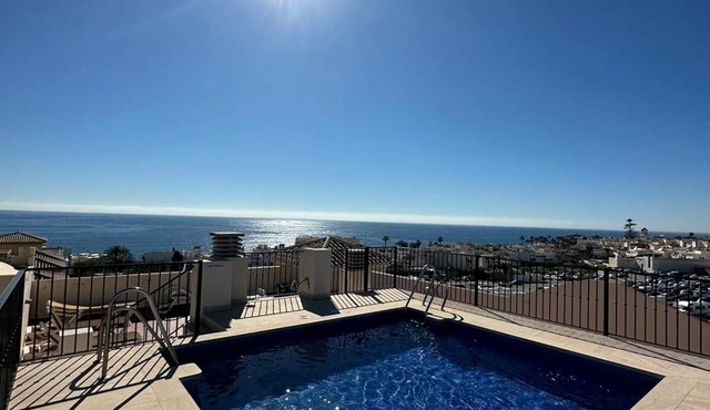TIYOWEH, the quietness in a charming apartment in the center of Nerja
