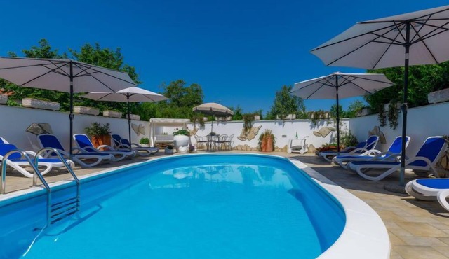 Tiziana by Interhome