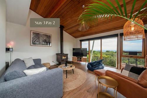 TJ's Tree House with Ocean Views