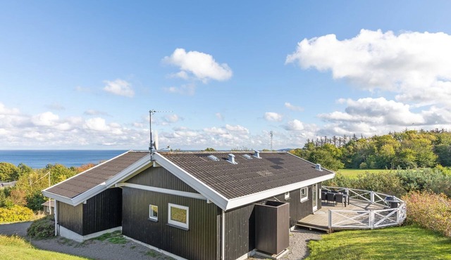 "Tjelle" - 300m from the sea by Interhome