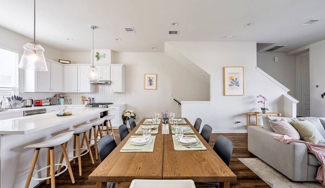 TMC 3-Story Townhome FREE EV Charge