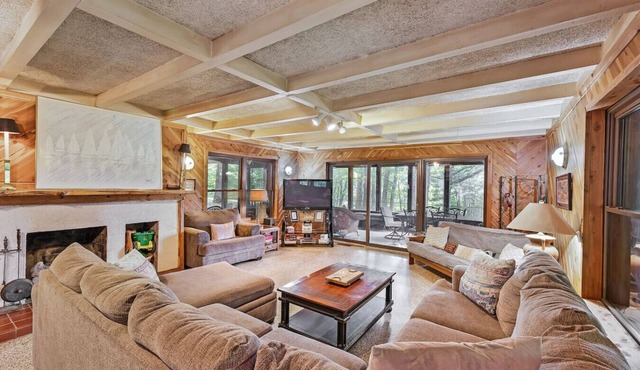 TN River Cabin - Relax, Hunting, Fishing & a Yeti!