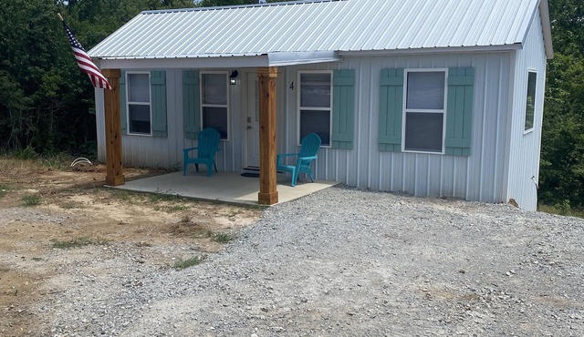 TN River Cabin! Sleeps 5-6! Located on the river! Boat ramp just feet away!