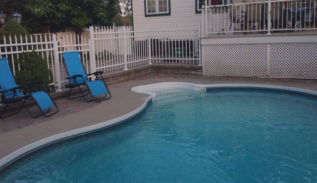 tnAttractive house perfectly located at crossing river, 10 min to Ottawa!