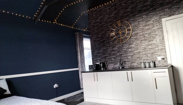 Tni Apartment Newton