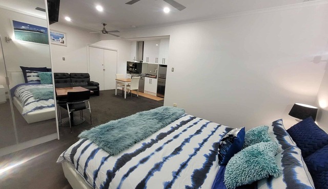 tnResort Style Apartment Escape with Heated Pool, Tennis Court Outdoor BBQ