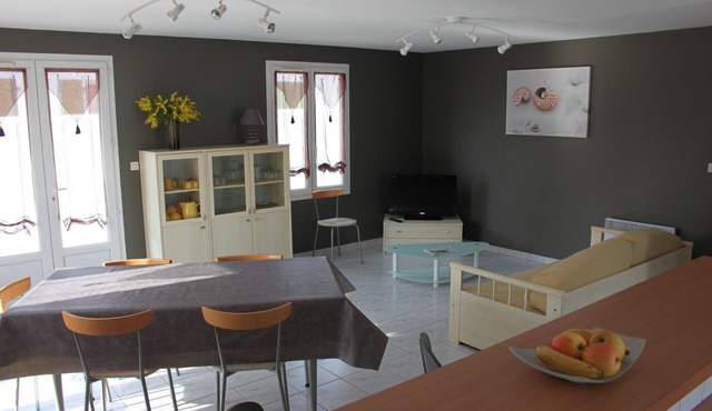 To a privileged location Holiday House has 90 M² 80m from the South Beach