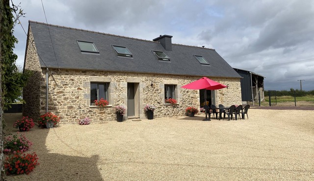 To rent for the vacations fully renovated stone house in the countryside