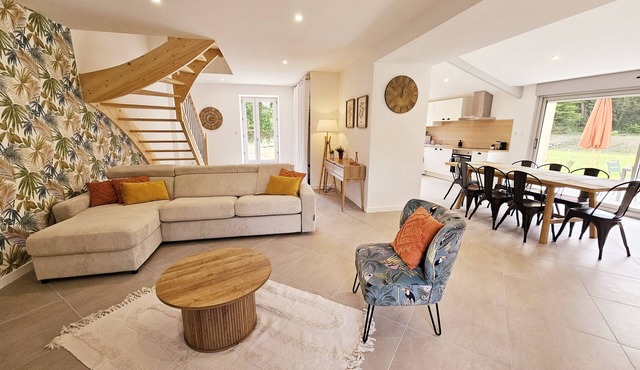 To the sound of water on the river side