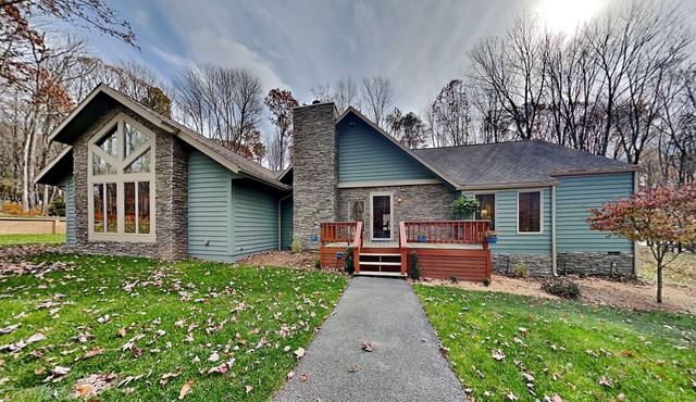 To The Point | Spacious Retreat + Hot Tub & Lake Access