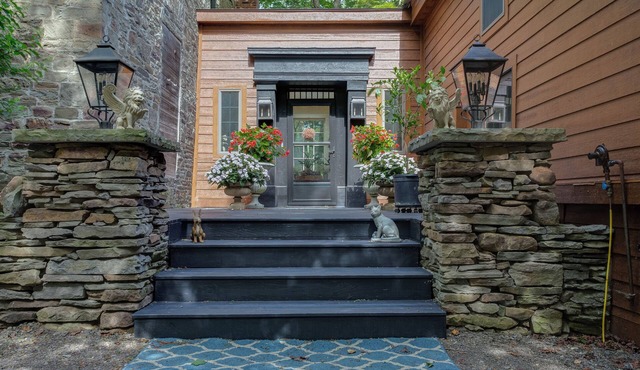 Toad Hall 1820s Historic Estate