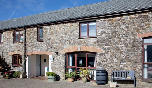 Toad Hall is a spacious cottage in North Cornwall full of character