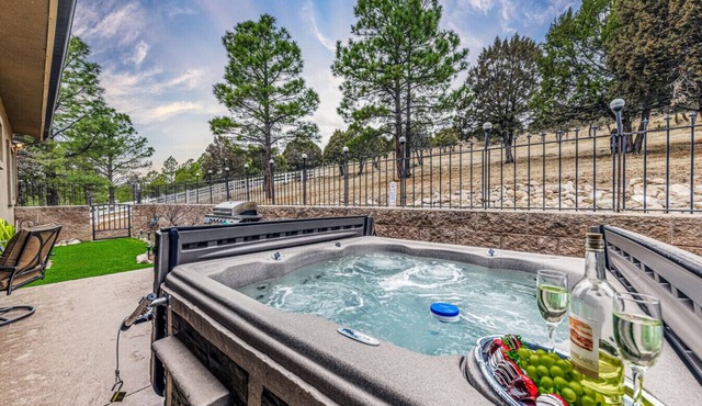 Toasted Marshmallows | Luxury Cabin in Ruidoso w/Hot Tub & Game Room